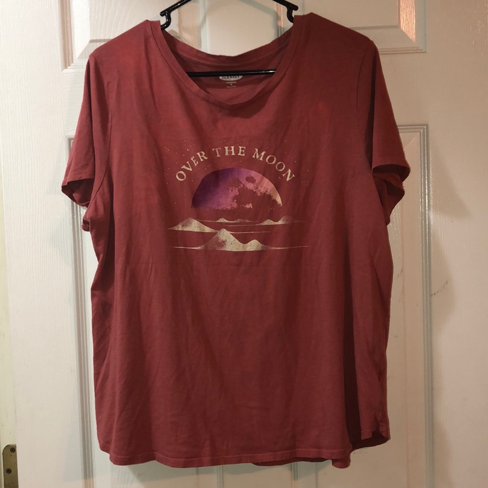 OLD NAVY t-shirt